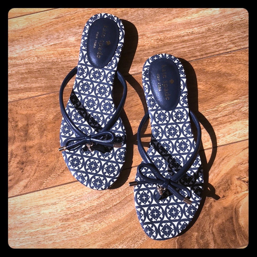 NWOT Kate Spade Navy and White Mystic Sandal